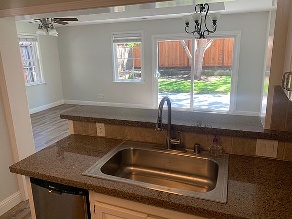 4th image of 498 Alameda De Las Pulgas
