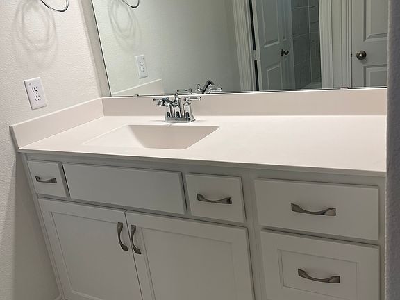 4th image of 2832 Somerset Ln