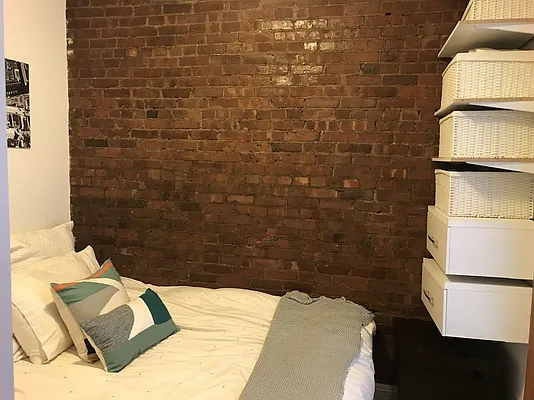 Rented by LJ Sloane Management | media 28