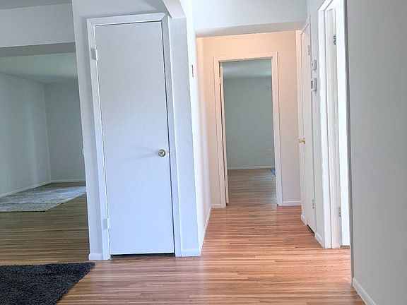 5th image of 501 Silver Ct