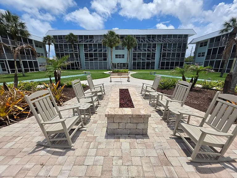 325 Causeway #A102 — Photo 24