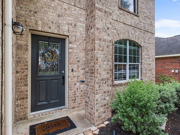 2nd image of 10939 Tattershall Ln