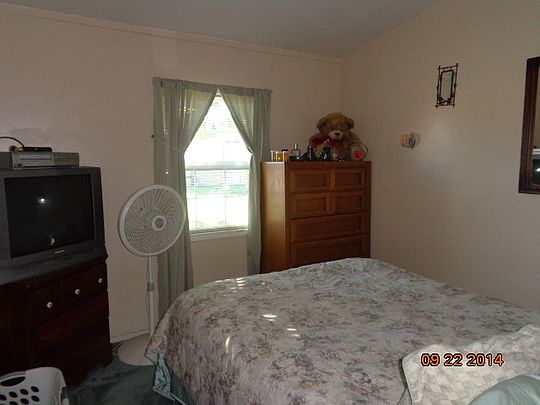 5th image of 899 N Lancaster Ave