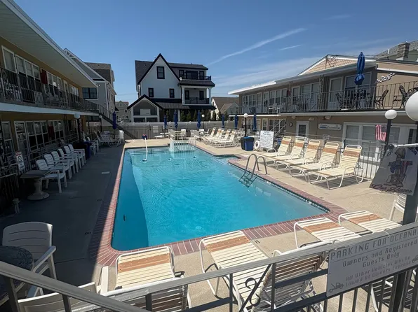 422 E 4th Ave #104, North Wildwood, NJ 08260