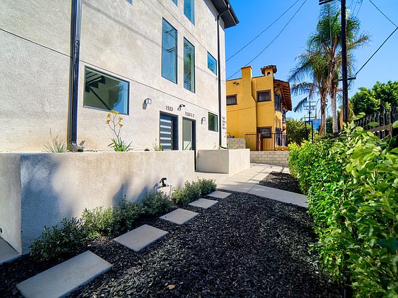 5th image of 1533 W 12th St #1533