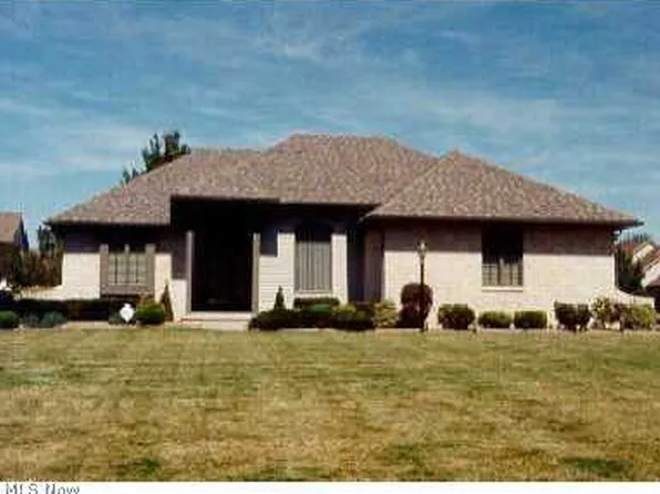 610 Chestnut Ln, Youngstown, OH 44512