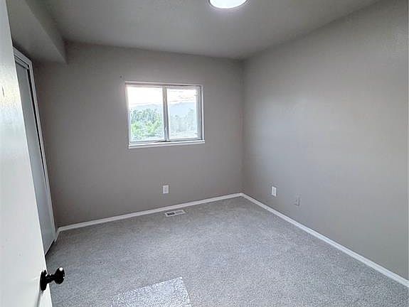 5th image of 637 Blossom Field Rd