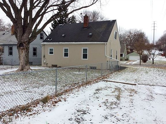2nd image of 813 7th Ave S