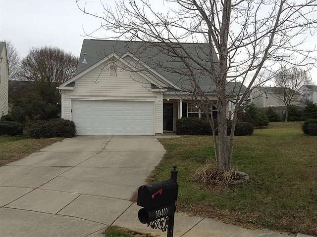 10411 Pickerel Ln — Photo 1