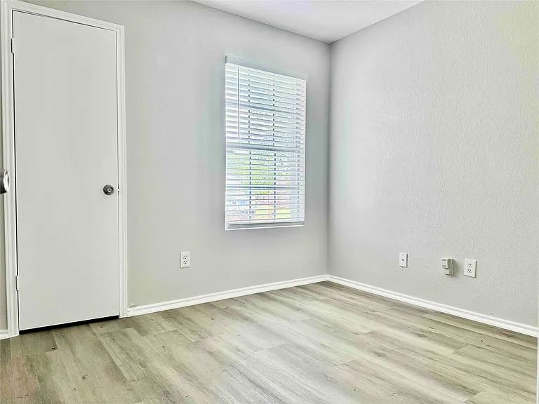 4403 Quicksilver Blvd — Photo 6