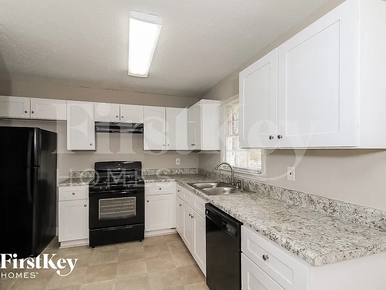 6698 Kull Dr — Photo 7