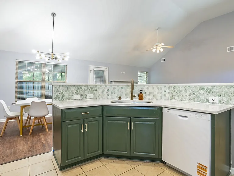 224 Park View Ct — Photo 10