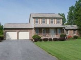 14 Chestnut Hill Rd, Dillsburg, PA 17019
