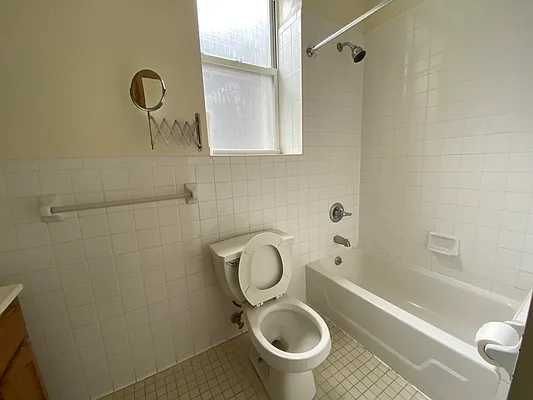 Rented by Lang Realty LLC | media 7