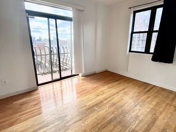 4th image of 885 Willoughby Ave APT 503