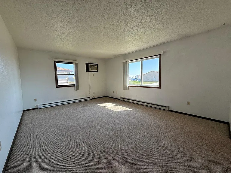 Salem Apartments — Photo 13