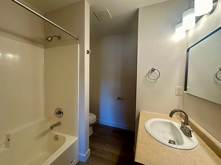 113 S Platten St — Photo 19