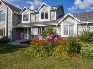 1772 Field Cliffe Dr, Richfield, WI 53076