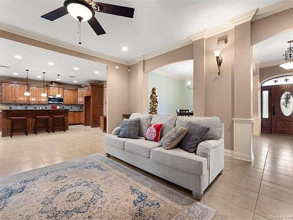 4th image of 1021 S Worthington Dr