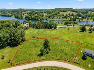 L483 Summit Point Dr #484, La Valle, WI 53941
