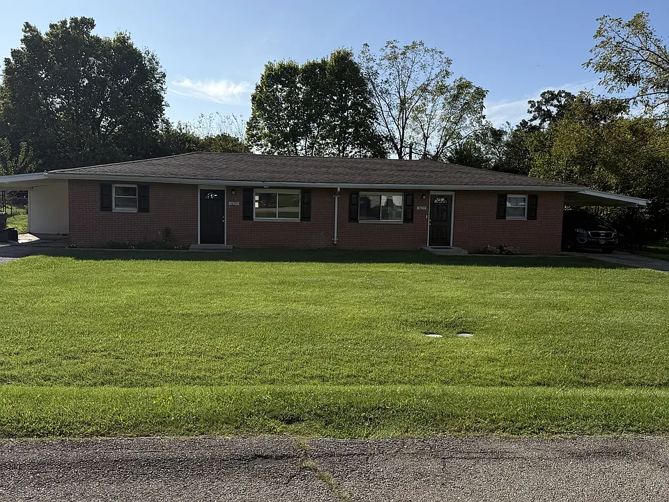 3695 Sarah St