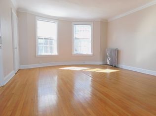 911 Elmwood Ave #23, Evanston, IL 60202