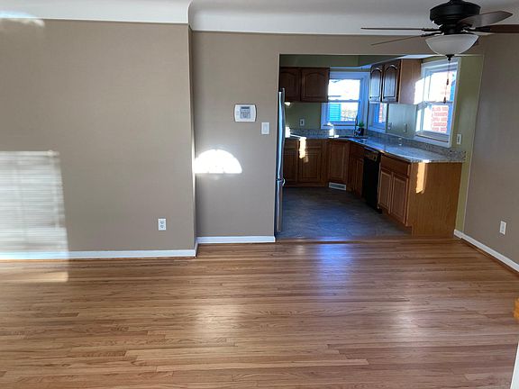 4th image of 6736 Whitby St
