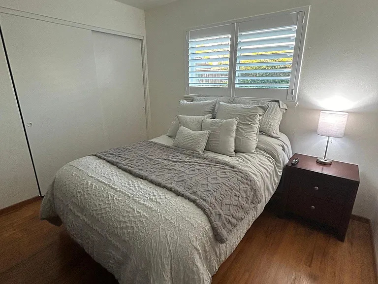 76 Warwick Pl — Photo 1