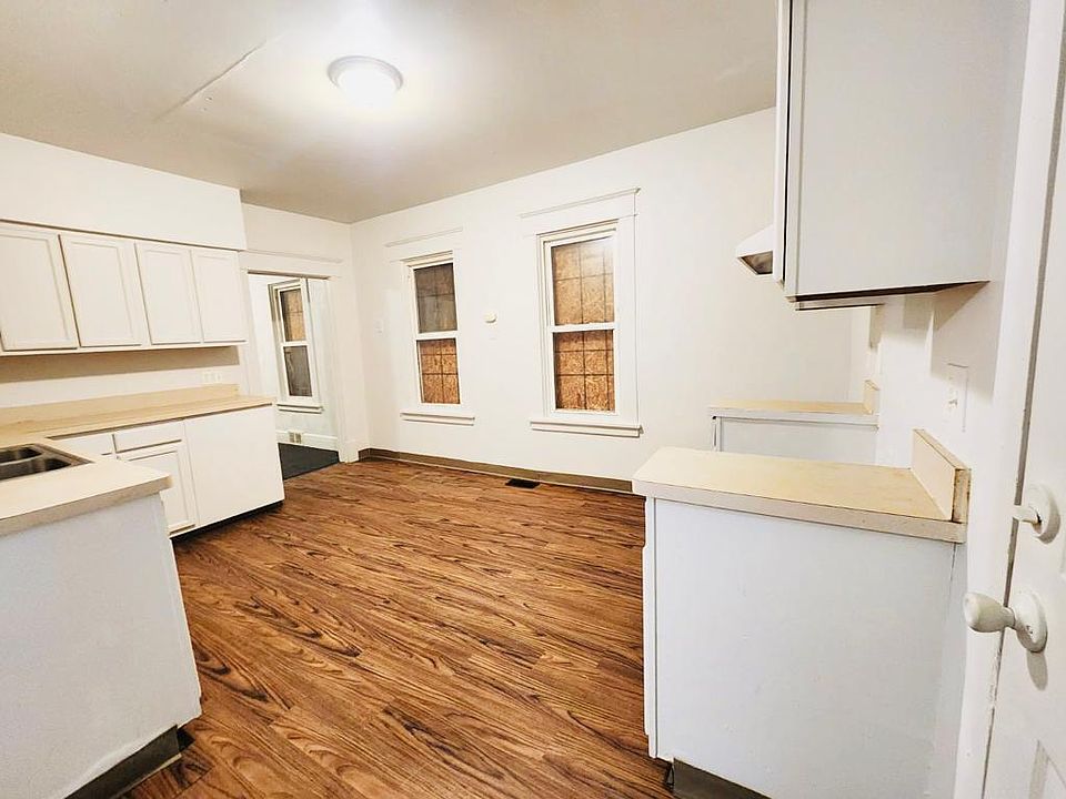 1st image of 59 Langmeyer Ave #1