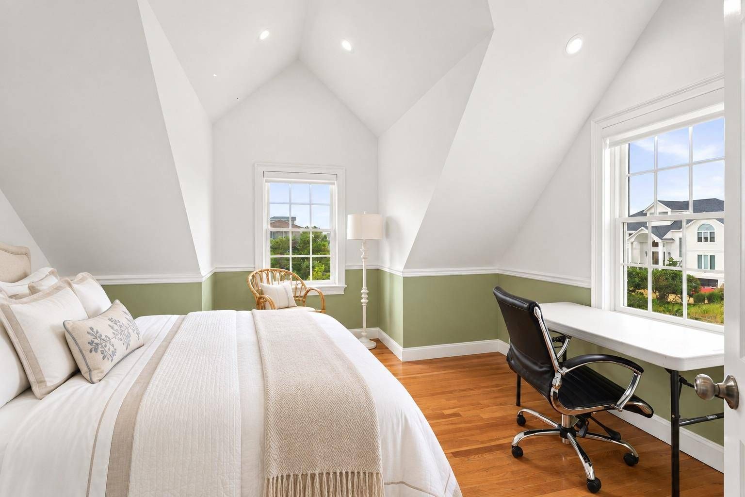  Guest bedroom with panoramic Ocean and Bay Views 