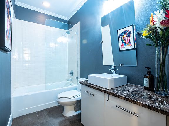 5th image of 213 S Moody Ave APT 3