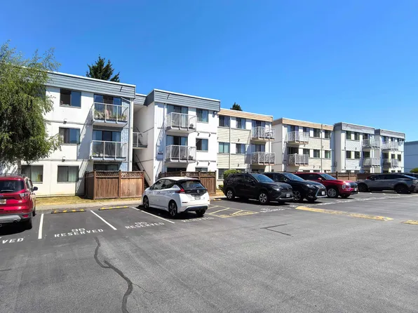 7180 Lindsay Rd #305, Richmond, BC V7C 3M6
