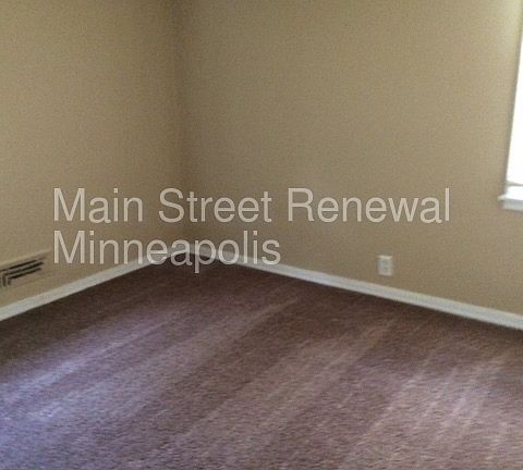 4th image of 2221 Forest Dr NE