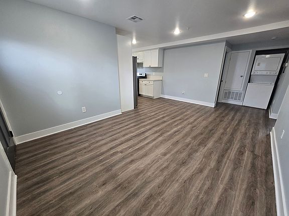4th image of 3527 Percy St