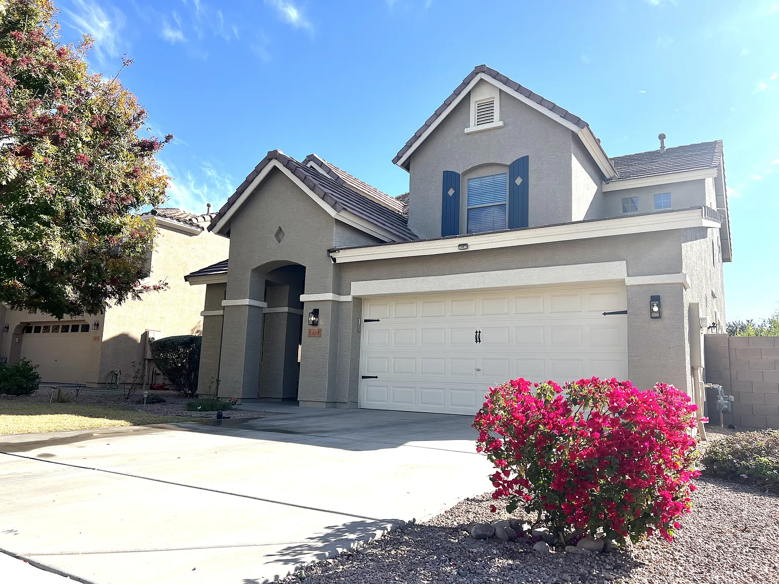 1459 E Chestnut Ln — Photo 2
