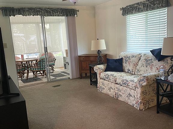 3rd image of 57 Drury Ln
