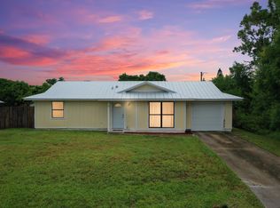 573 SW Fairview Ave, Port Saint Lucie, FL 34983