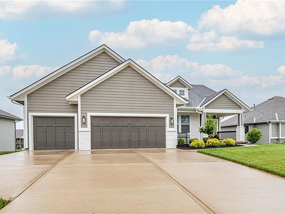 3rd image of 5876 McCormick Dr