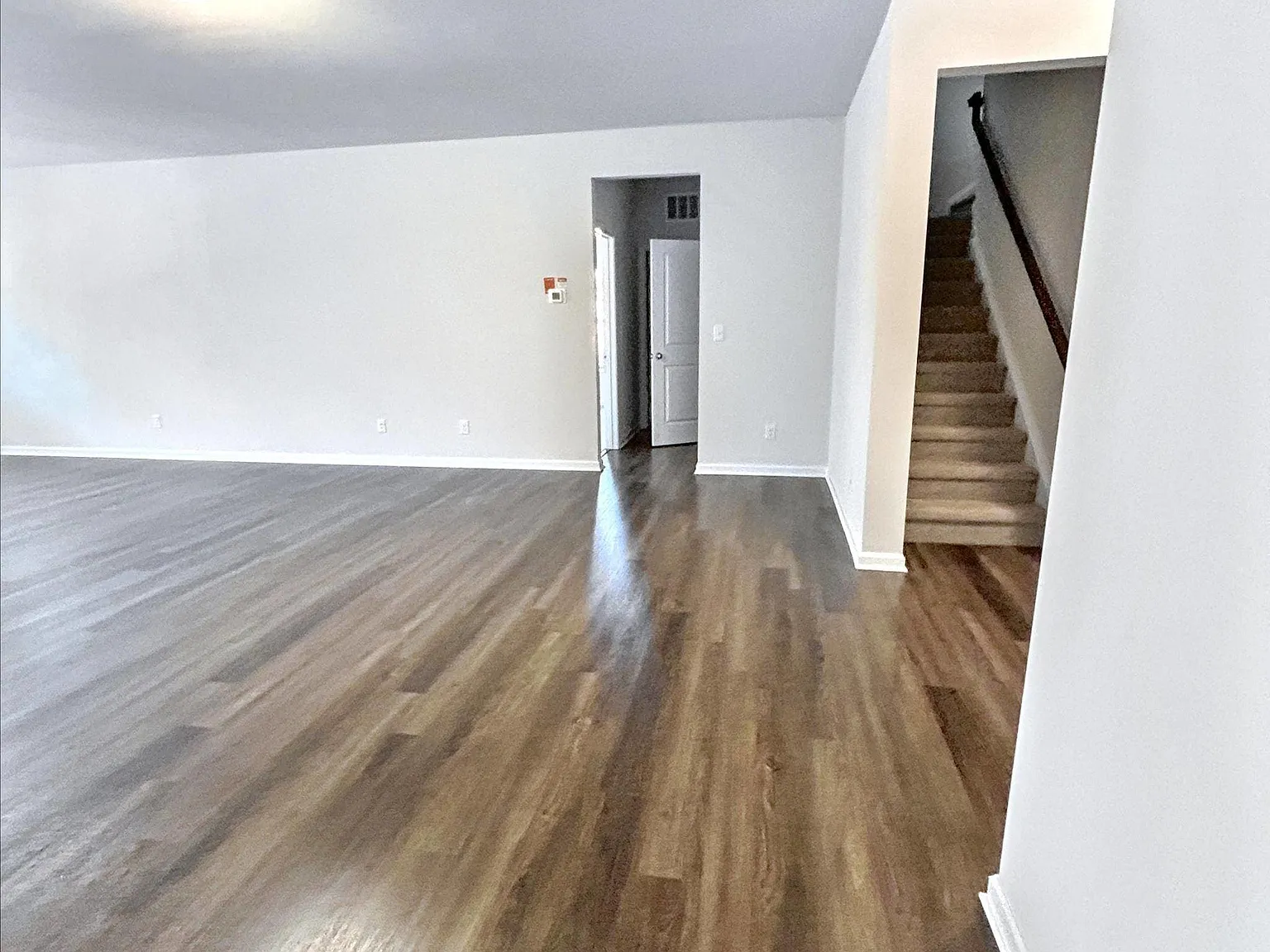 4 bed, 2.5 bath, 2174 sqft, $2,365 — Photo 4