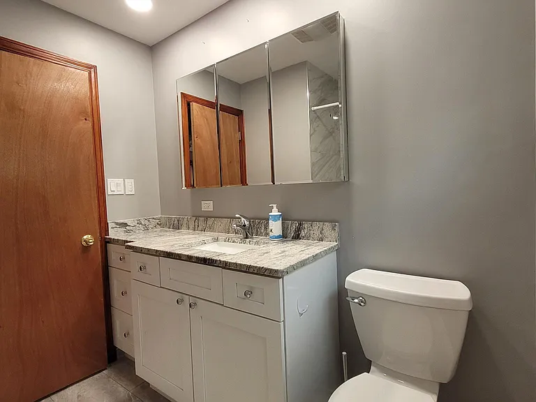 6338 W Montrose Ave #1 — Photo 10