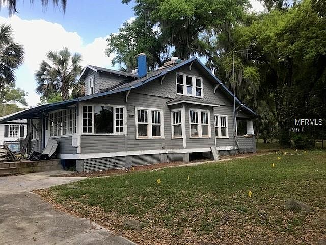 1st image of 301 N Oak Ave