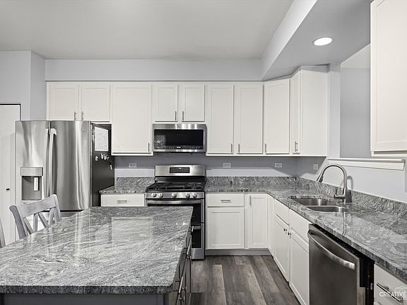 5th image of 3052 Creekside Dr