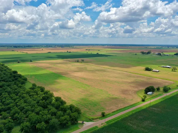 2523 S County Road 267, Eagle Lake, TX 77434