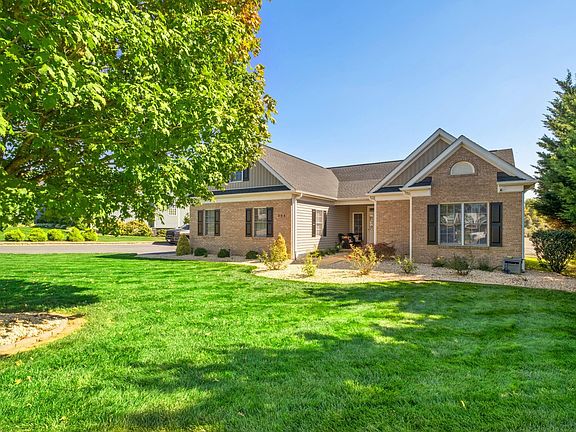 5th image of 304 Gray Dr