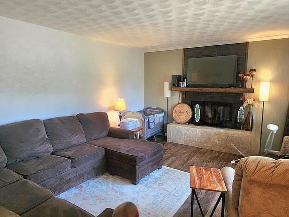3rd image of 4090 Shiloh Cir