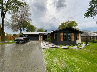 1302 NE 10th St, Bentonville, AR 72712
