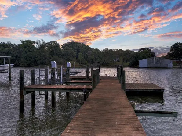 444 Marina Ln, Newport News, VA 23602