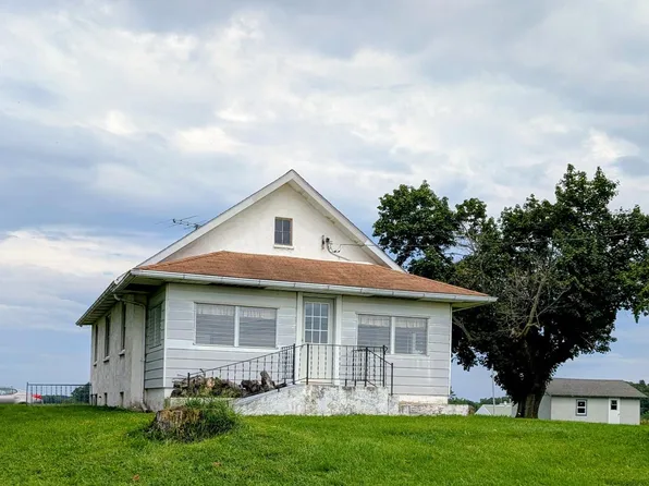 385 Jackson School Rd, Oxford, PA 19363