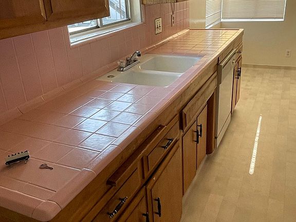 3rd image of 1013 E Appleton St APT 3