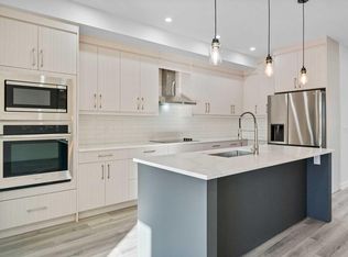 2217 42nd St SE, Calgary, AB T2B 1G1